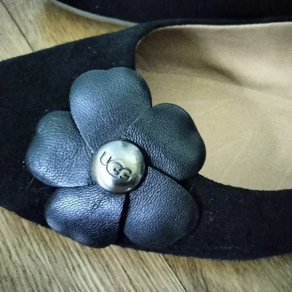 UGGs Black Suede Flats Size 8.5 - Picture 9 of 14